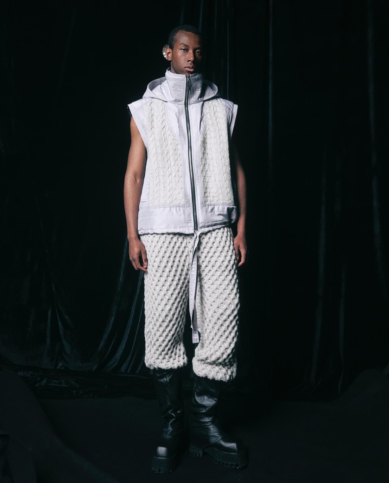 COLMENA VEST HOOD