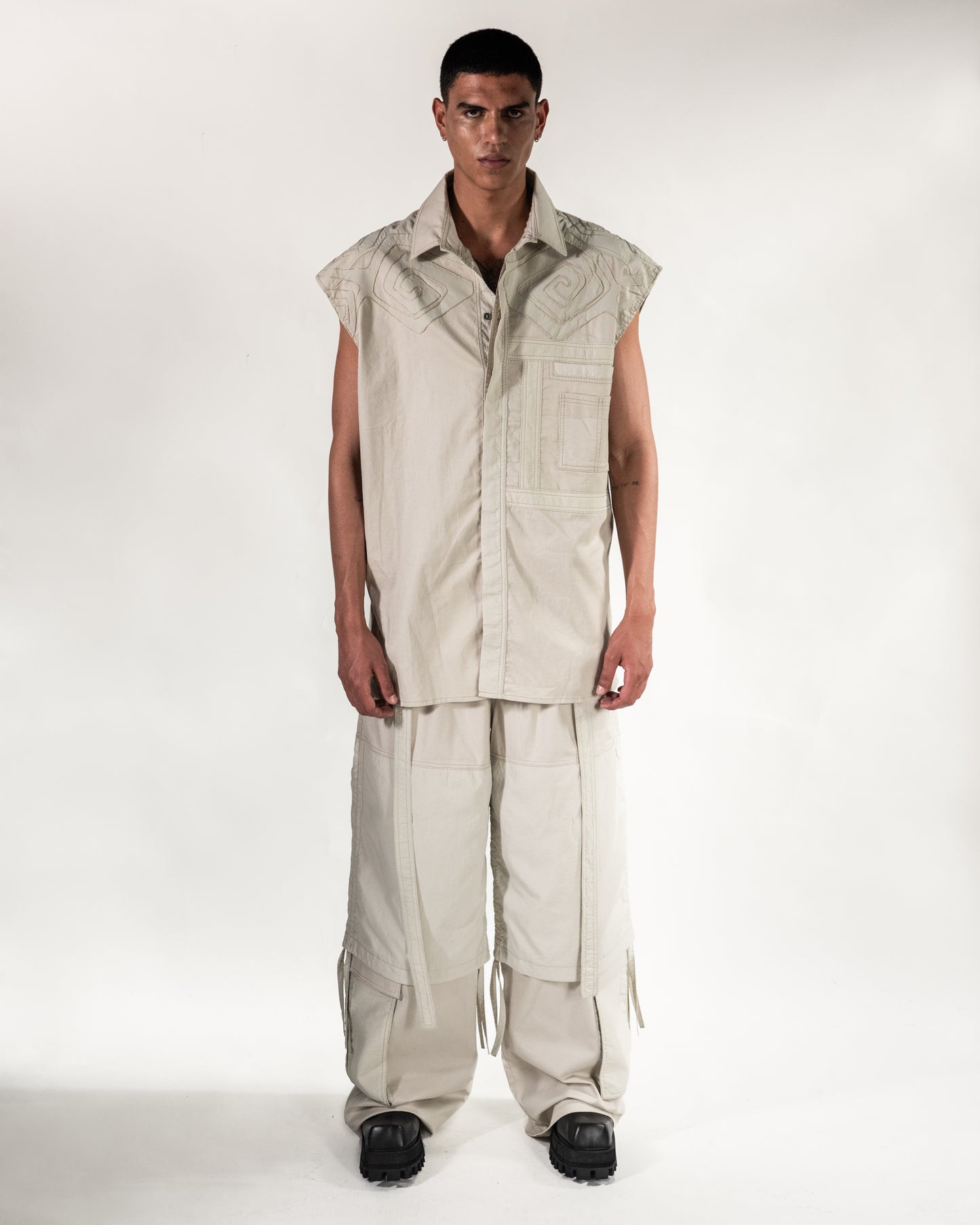 SLEEVELESS SHIRT  RIOS